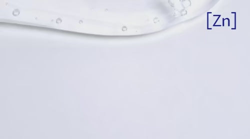 Vidéo de la Gelée Oligo Nettoyante IUM Paris en action, soin visage bio enrichi en zinc et sodium, purifie, apaise et nettoie la peau tout en douceur.